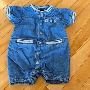 H&M Baby Boy One Piece Vintage Denim 90s buttons size 56 = newborn